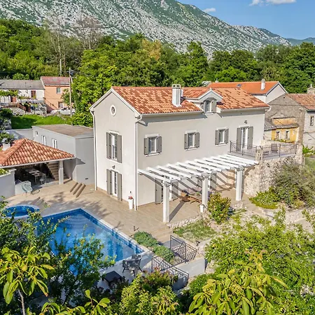 Villa Nature Frangipane With Pool - Happy Drivenik