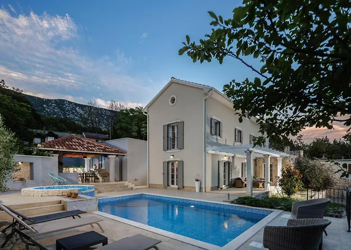Вилла Nature Frangipane With Pool - Happy Drivenik