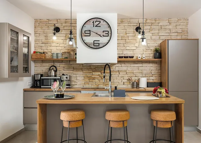 Willa Nature Frangipane With Pool - Happy