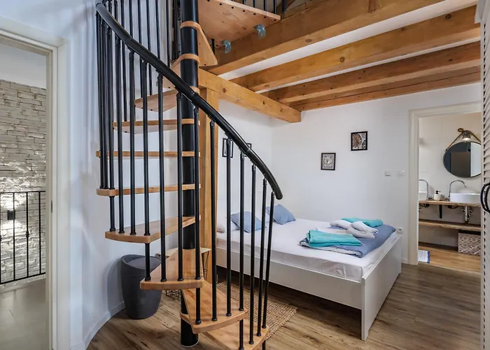 Nature Frangipane With Pool - Happy * Drivenik