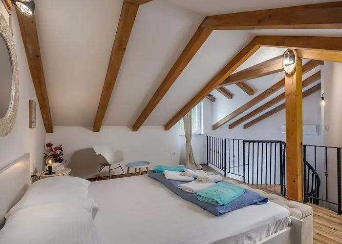 Nature Frangipane With Pool - Happy *