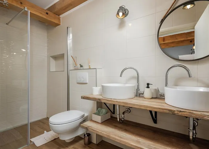 Nature Frangipane With Pool - Happy