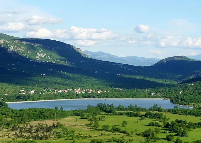 Willa Nature Frangipane With Pool - Happy