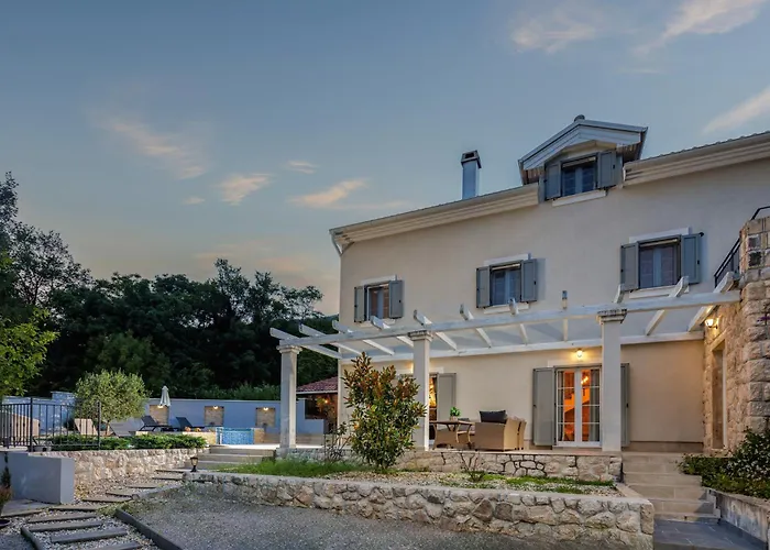 Willa Nature Frangipane With Pool - Happy