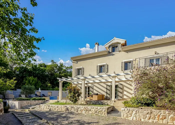 Villa Nature Frangipane With Pool - Happy Drivenik